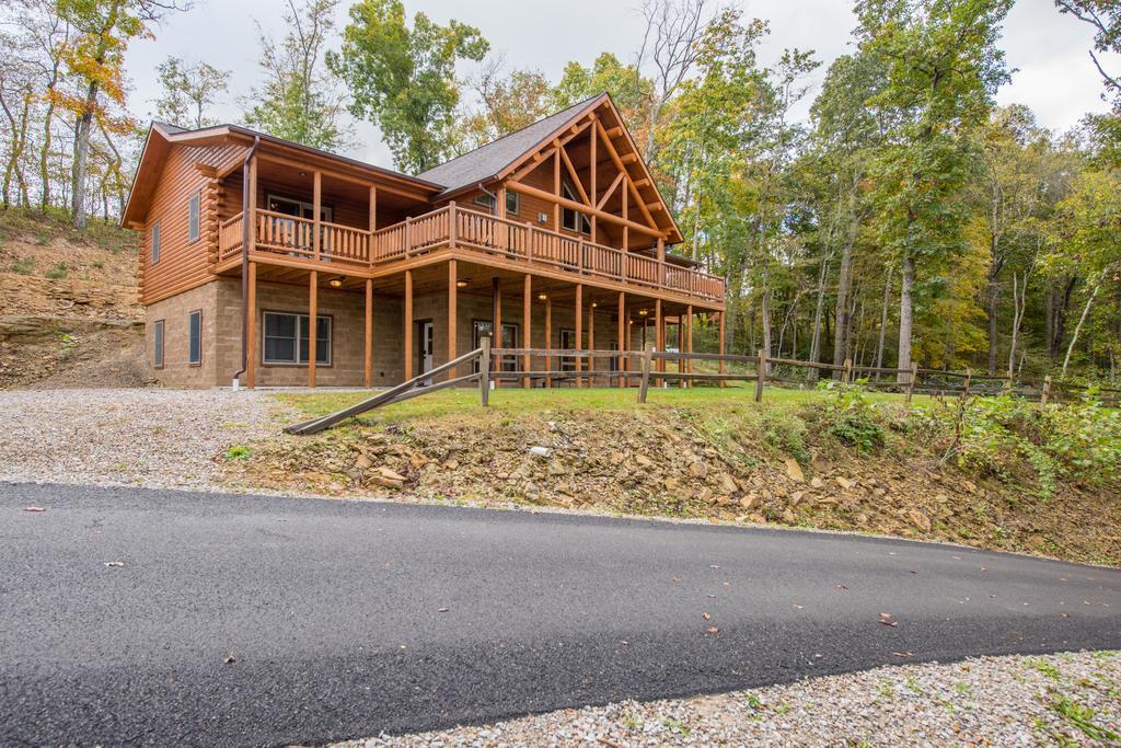 The Summit Lodge In Hocking Hills Logan Exterior photo