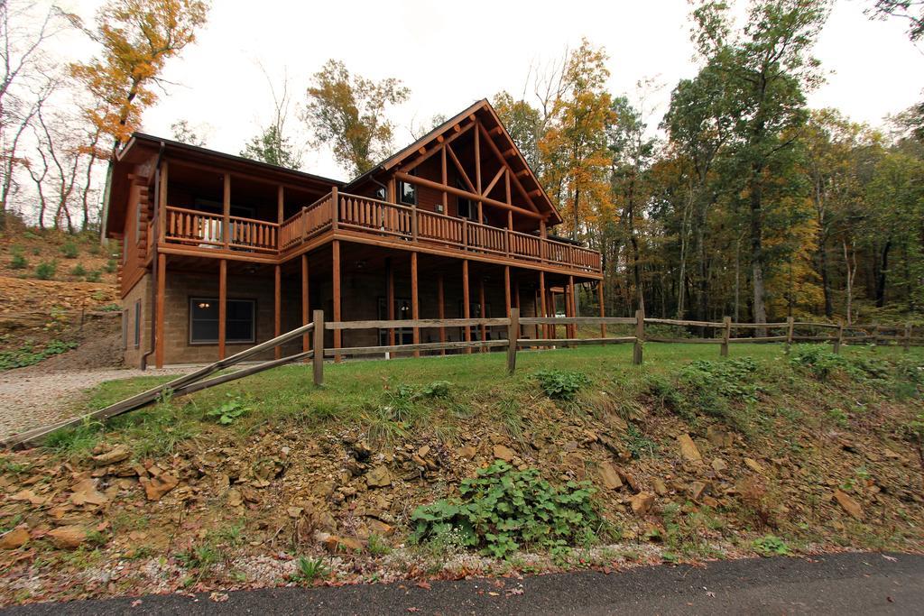 The Summit Lodge In Hocking Hills Logan Exterior photo