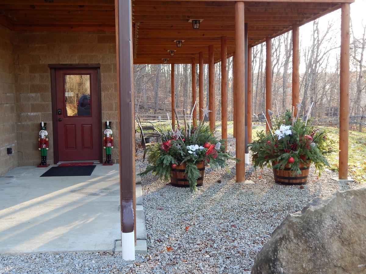 The Summit Lodge In Hocking Hills Logan Exterior photo